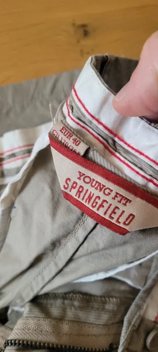 Pantalón chino color crema