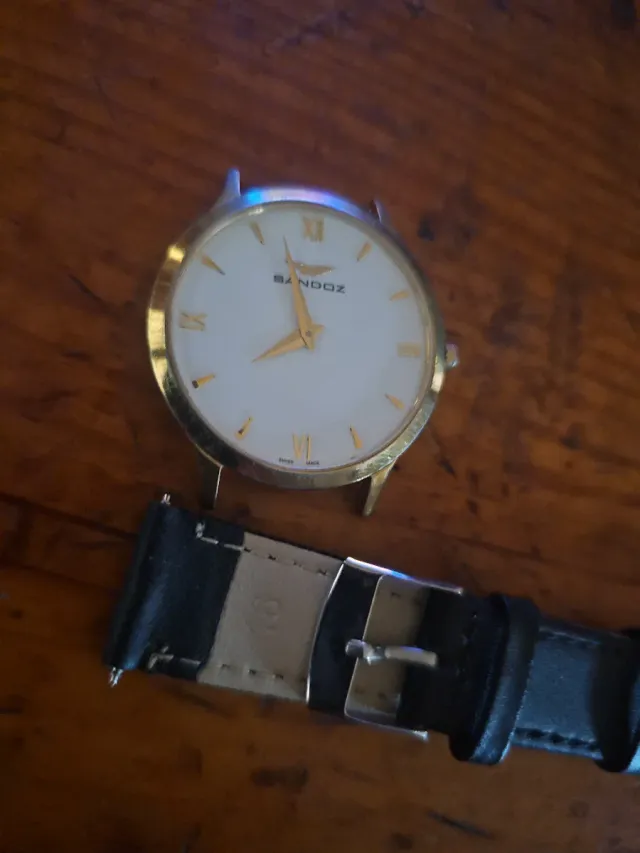 Reloj Sandoz Dorado y Blanco