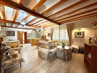 Chalet en venta en Elda