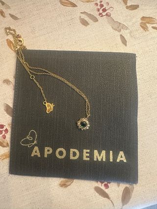 Collar Apodemia verde y dorado