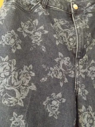Pantalones vaqueros florales talla L