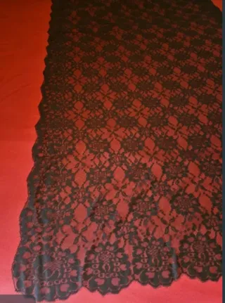 Mantilla Madrina Grande Negra + Broche