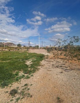 Nave industrial en alquiler en Avda. de Abril. - 9 de octubre en Sagunto