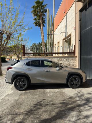 Lexus UX 2.0 250h Premium
