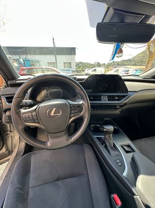 Lexus UX 2.0 250h Premium