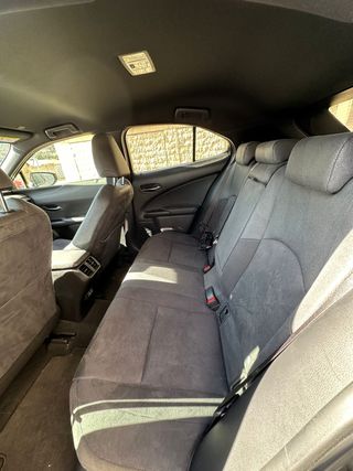 Lexus UX 2.0 250h Premium