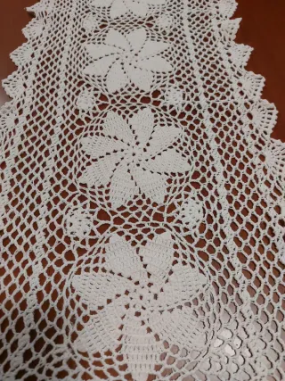 Centrino uncinetto fiori bianco