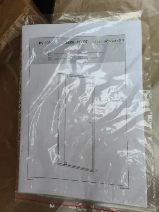 Frente de ducha fijo con puerta abatible