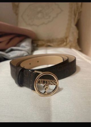 Cintura Guess marrone con fibbia dorata