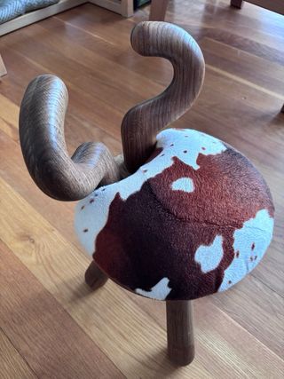 Silla infantil Cow Chair de EO por Takeshi Sawada