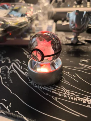 Gengar sfera di vetro con base luminosa