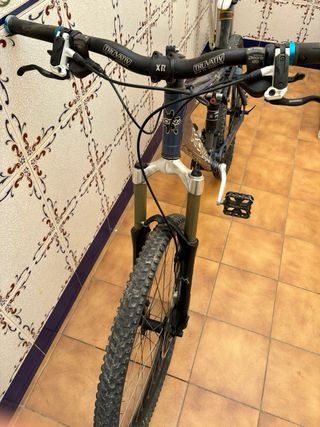 Bicicleta Montaña Doble Suspensión Kona