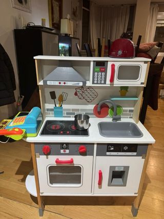 Cocina de juguete con accesorios