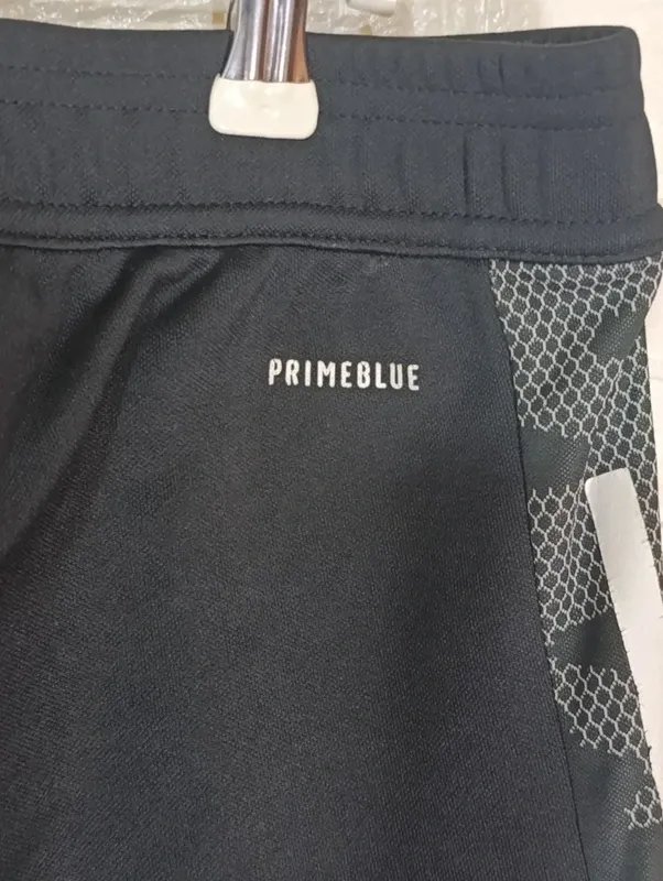 Pantalón deporte Adidas Primeblue . R146.