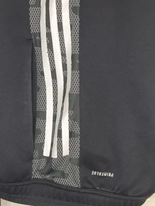 Pantalón deporte Adidas Primeblue . R146.