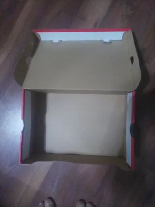 Caja de zapatillas Nike