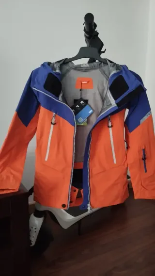 Chaqueta Ternua Rakaposhi alpinismo esqui cazadora