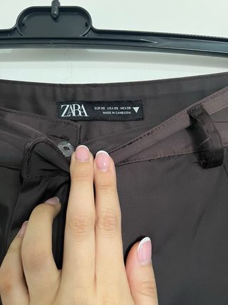 Pantaloni cargo Zara satinati marrone