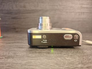 Cámara HP Photosmart R707 5.1 MP Zoom