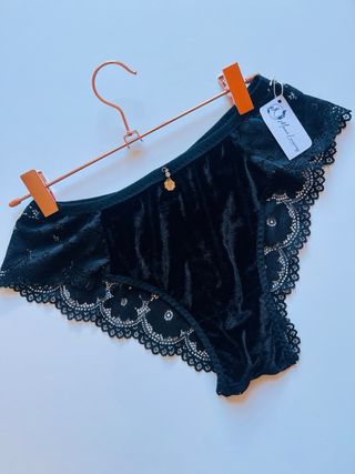 Braga negra de terciopelo y encaje estilo vintage