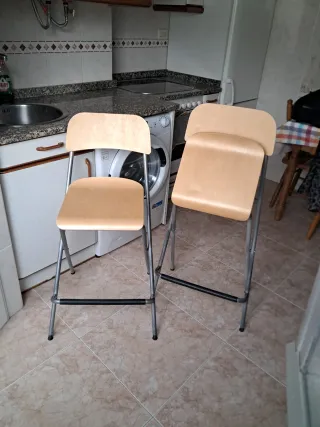 4 Taburetes Altos Madera Natural