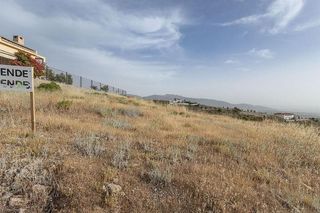 Terreno en venta en Zubia (La)