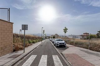 Terreno en venta en Zubia (La)