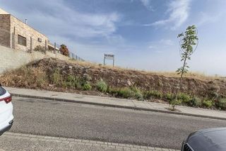 Terreno en venta en Zubia (La)