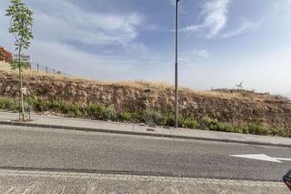 Terreno en venta en Zubia (La)
