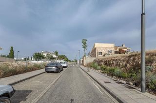 Terreno en venta en Zubia (La)