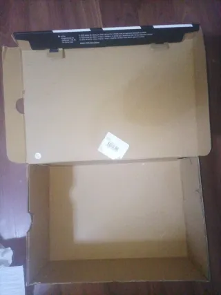 Caja de zapatillas Adidas original