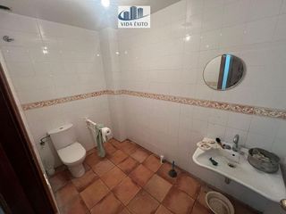 Local comercial en venta en Hospital en Jaén