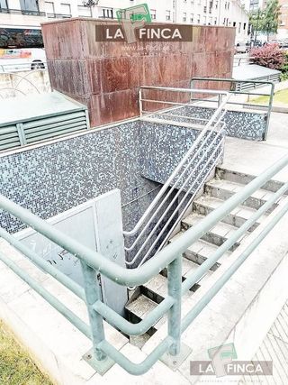 Garaje en venta en Milán - Pumarín - Teatinos en Oviedo