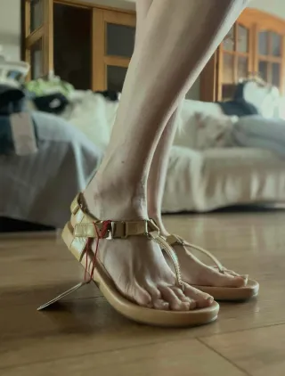 Sandalias Zara Beige/Dorado Talla 38