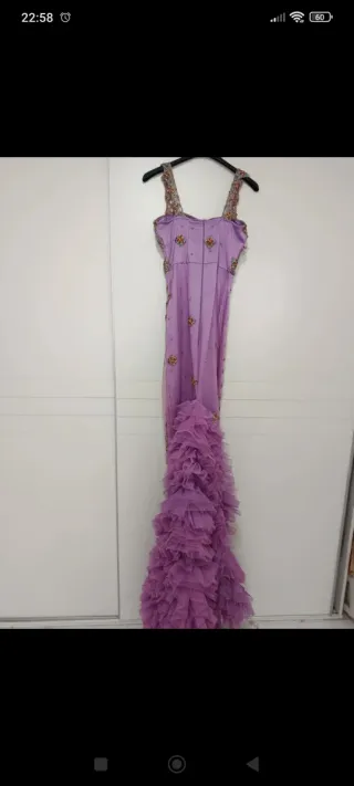 Vestido de fiesta morado y dorado