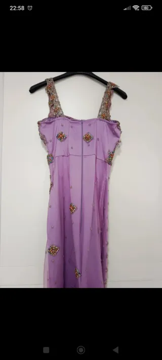 Vestido de fiesta morado y dorado