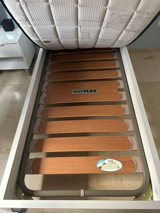 Cama completa + mesita de noche