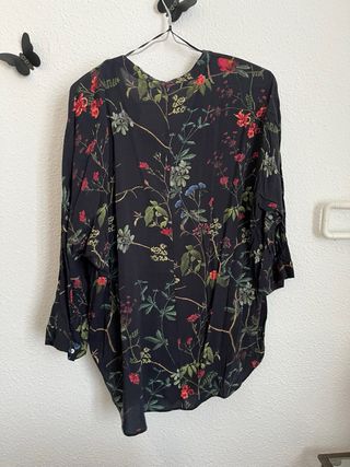 Blusa Zara flores manga larga