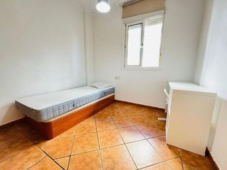 Piso en venta en La Granja-La Colina-Los Pastores en Algeciras