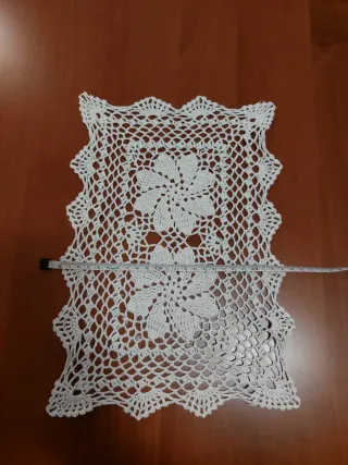 Centrino uncinetto bianco floreale