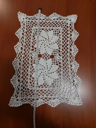 Centrino uncinetto bianco floreale