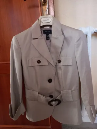 Chaqueta Mango SUIT Beige con Cinturón