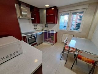 Piso en venta en Plaza España - Villa Pilar - Reyes Católicos - Vadillos en Burgos
