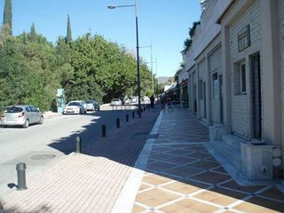 Local comercial en venta en Los Naranjos - Las Brisas en Marbella