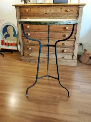 Mesa bar antigua metal y mármol