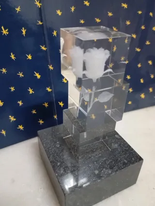 Escultura de cristal rosa