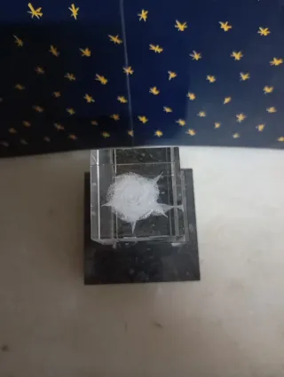 Escultura de cristal rosa