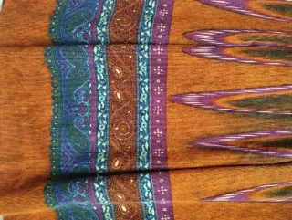 Falda midi Zara estampada