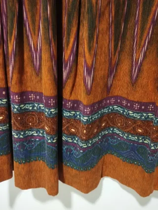 Falda midi Zara estampada