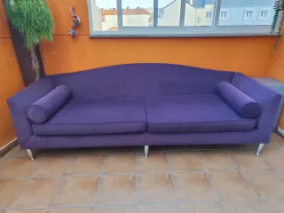 Sofá de salón berenjena